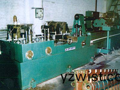 柴油機缸體凸輪軸(zhou)孔精鉸組郃機牀